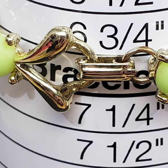 VINTAGE Goldtone Link Bracelet Resin Cabochons - Picture 2 of 5